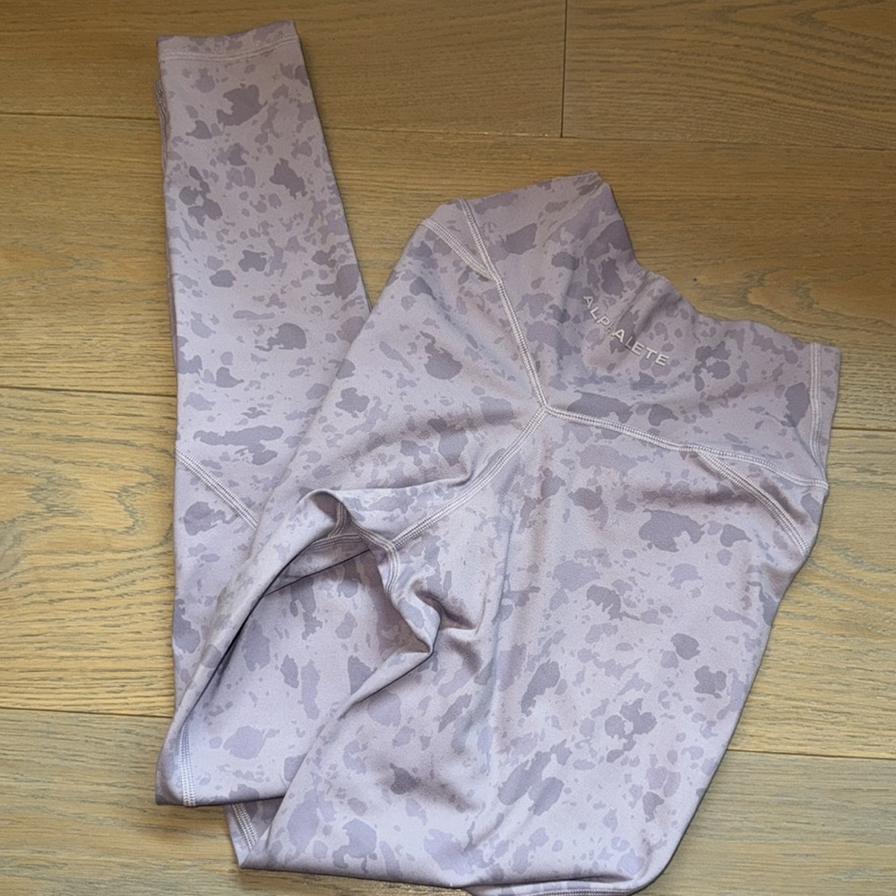 Surface Leggings - Lilac
